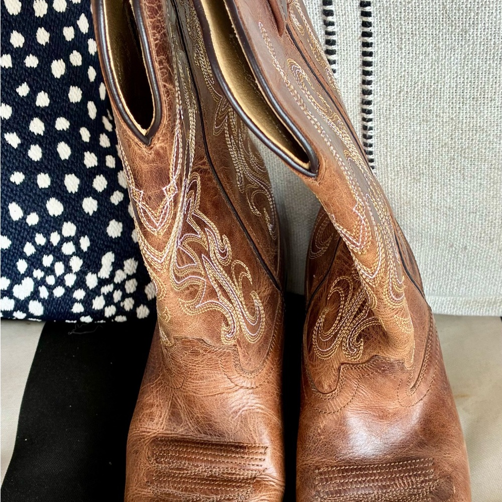 Women's Tan Western Embroidered Leather Heeled Boots